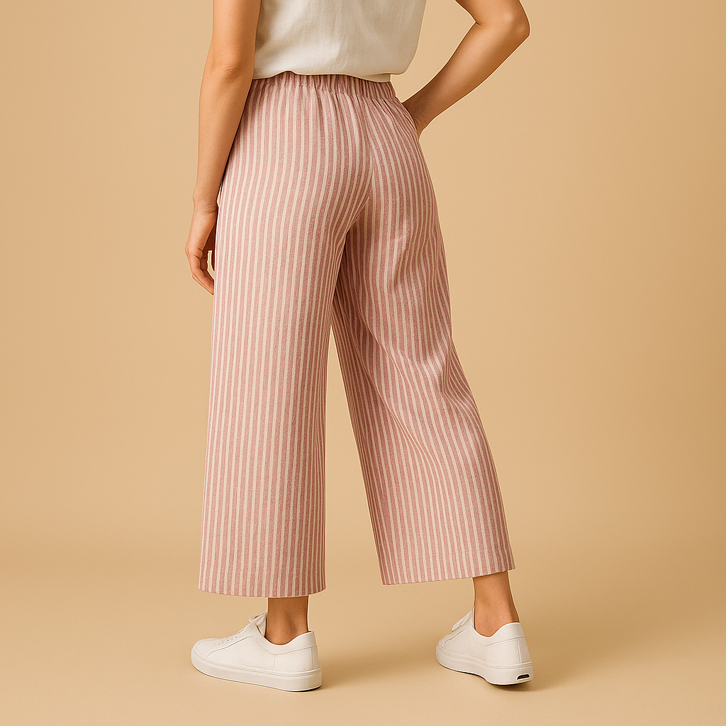 Zomerbroek voor dames met normale pasvorm, luchtig materiaal en elegante uitstraling, geschikt voor casual en chique zomerse outfits.