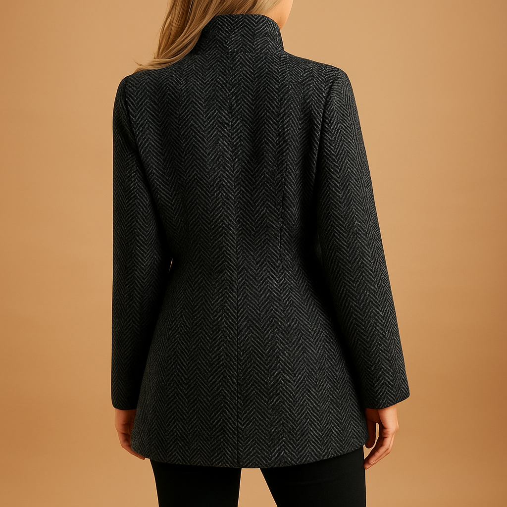 Damesblazer met getailleerde pasvorm en lange mouwen, ideaal voor werk, formele afspraken of een stijlvolle avondlook.