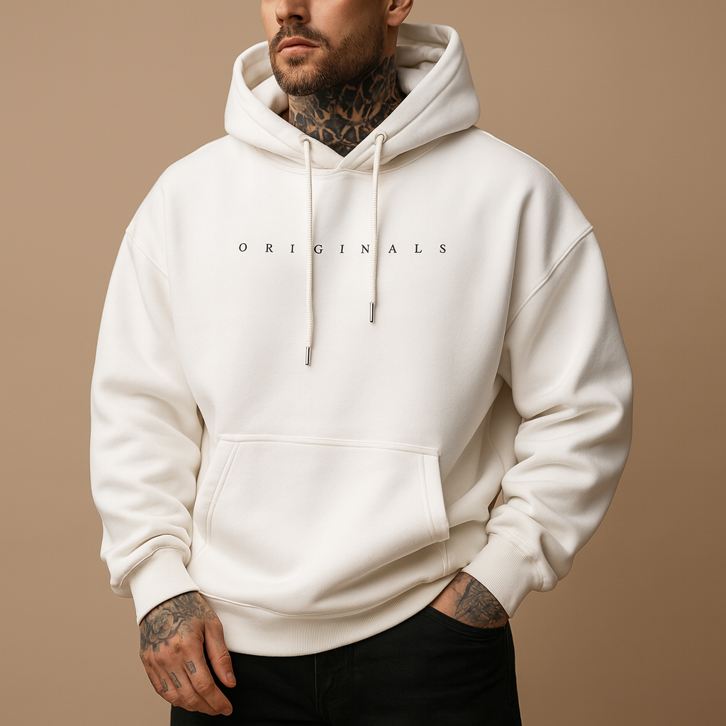 Heren hoodie met capuchon in zwart, wit en geel, comfortabel en warm, ideaal voor casual en sportieve looks tijdens de herfst en winter.