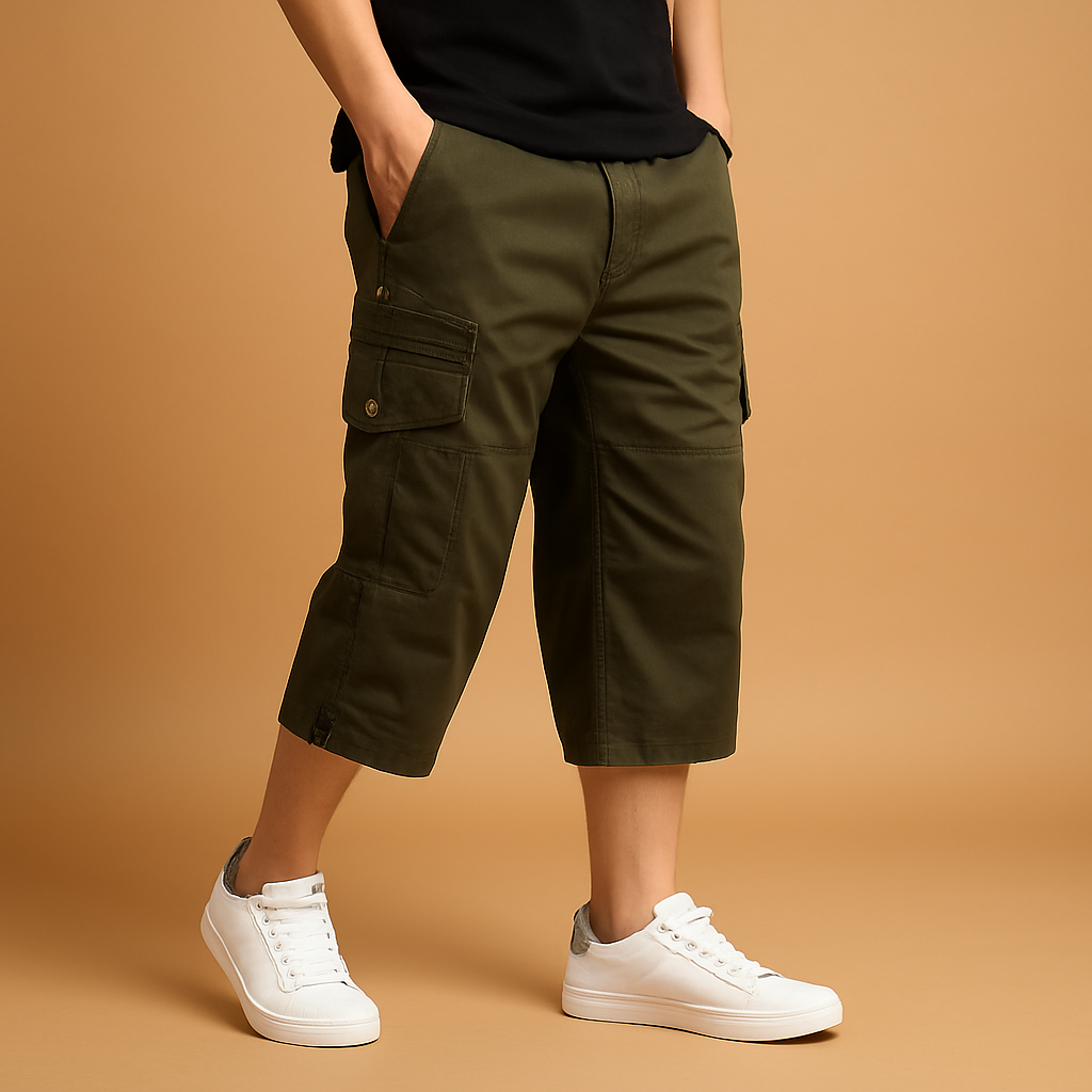 Lange katoenen cargo short voor heren in ademend materiaal met meerdere zakken, ideaal voor zomerse outdoor activiteiten of casual outfits.