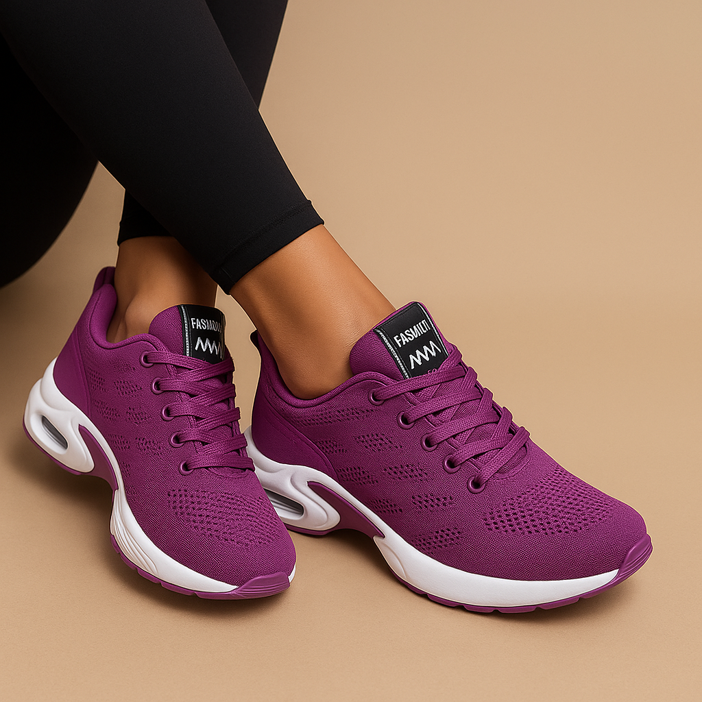 Lichtgewicht slip-on wandelschoenen voor dames met ademende stof en comfortabele zool, ideaal voor wandelen en dagelijks gebruik.