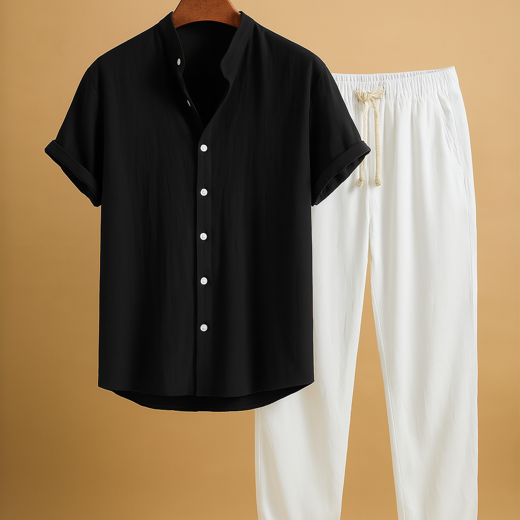 Tweedelige zomeroutfit voor heren met tijdloos design, luchtige pasvorm en ademende stof, perfect voor warme dagen en semi-formele momenten.