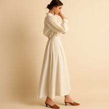 Elegante maxijurk voor dames met lange mouwen, V-halslijn en opvallende print, perfect voor seizoenswisselingen en formele gelegenheden.