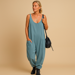 Zomerjurk voor dames met wijde pasvorm in luchtige stof, ideaal voor casual uitjes en warme zomerdagen.