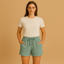 Zomerse shorts voor dames met comfortabele pasvorm en tijdloos ontwerp, ideaal voor casual en chique outfits tijdens warme dagen.