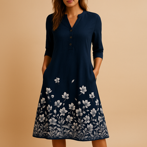 Luchtige dames bloemenjurk met comfortabel model en vrouwelijk bloemmotief, ideaal voor zomerse casual of feestelijke gelegenheden