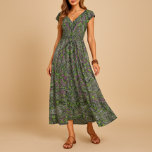 Luchtige boho zomerjurk voor dames met vloeiende pasvorm en levendige kleuren, perfect voor strand, festivals of casual dagen