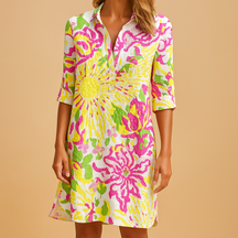 Boho zomerjurk voor dames met V-hals en lichte stof, voorzien van een bohemian print – ideaal voor warme dagen en casual uitjes.