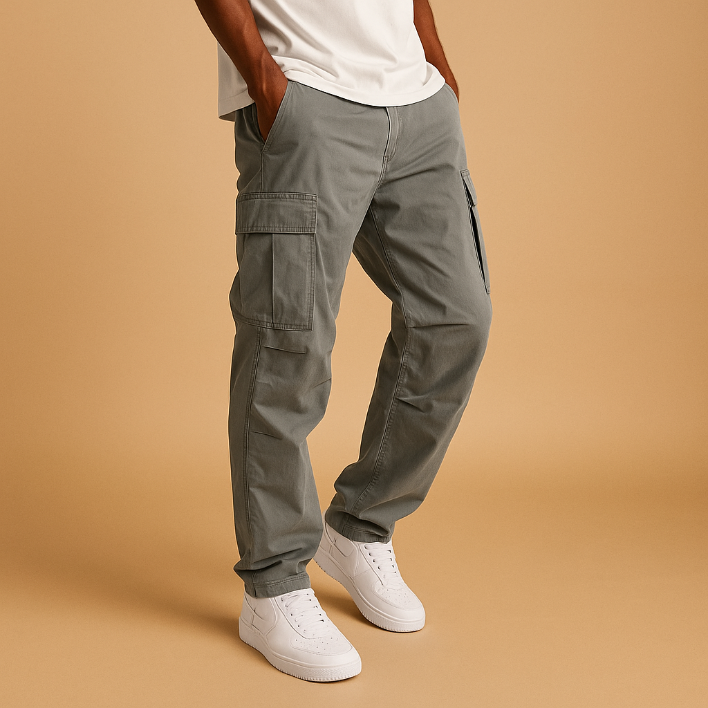 Regular fit heren cargo broek in neutrale tinten met meerdere zakken, gemaakt van comfortabele katoenmix voor dagelijks gebruik.