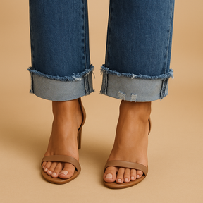 Comfortabele damesjeans met onregelmatige tailleband en relaxed fit, perfect voor casual en dagelijkse outfits.