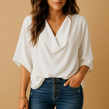 Luchtige dames blouse van chiffon met vleermuismouwen en V-hals in zachte kleuren, ideaal voor dagelijks gebruik of een avondje uit