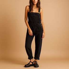 Stijlvolle denim salopette voor dames met verstelbare bandjes en losse pasvorm, perfect voor casual outfits en weekendlooks.