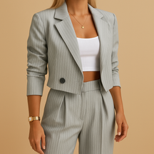 Dames blazer- en broekenset in blauw of grijs, elegant en comfortabel voor formele of casual momenten