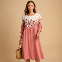 Elegante flowy midi-jurk voor dames, gemaakt van lichtgewicht stof, geschikt voor alle seizoenen en gelegenheden.