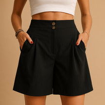 Elegante dames short met dubbel knoopdetail aan de voorkant, comfortabel en veelzijdig, perfect voor dagelijks gebruik of zomerse gelegenheden