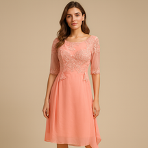 Elegante dames feestjurk met kanten afwerking en flatterende pasvorm, ideaal voor gala’s, bruiloften en bijzondere gelegenheden