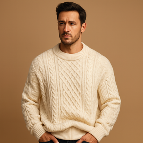 Gebreide wintertrui voor heren met ronde hals en losse pasvorm, ideaal voor koude dagen. Tijdloos ontwerp voor dagelijks gebruik en casual outfits.