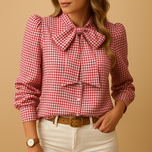Dames blouse met geruit patroon en strikdetail, ideaal voor werk of casual gelegenheden
