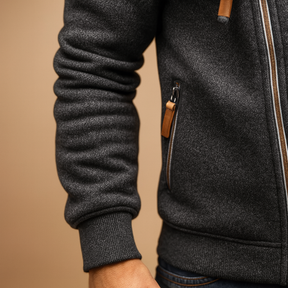 Heren vest met capuchon en praktische zakken, ideaal voor casual en semi-formele looks tijdens de herfst en winter.
