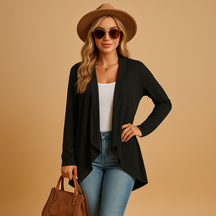 Lange gebreide cardigan voor dames in zachte stof en effen kleuren, ideaal voor layering in lente en herfst met een elegante en casual look.