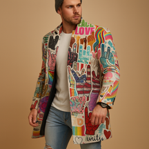 Lange herenmantel met opvallend grafisch design, moderne pasvorm en veelzijdige stijl, ideaal voor dagelijks gebruik en speciale gelegenheden.