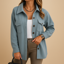 Lange winterjas voor dames met getailleerd silhouet en elegante lange snit. Ideaal voor formele gelegenheden en stijlvolle dagelijkse outfits.