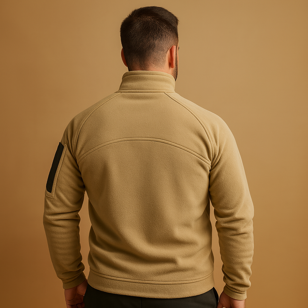 Lichte heren trui met ronde hals, zachte en flexibele stof, regular fit en minimalistisch design. Perfect voor dagelijks gebruik in alle seizoenen.