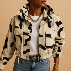 Lichte zomerjas voor dames met getailleerde pasvorm en modern design. Ademend, elegant en ideaal voor dagelijks gebruik of semi-formele gelegenheden.