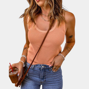 Dames tanktop van ademende katoenmix met U-hals en slanke pasvorm, perfect voor casual zomerse dagen