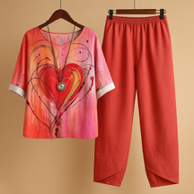 Tweedelige dames set met luchtige pasvorm en tijdloos ontwerp, ideaal voor de lente en zomer.