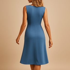 Luchtige zomerjurk voor dames met mouwloos design en knielange pasvorm, ideaal voor warme dagen, feestjes en vakanties.