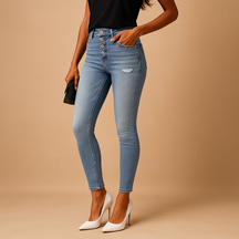 Dames slim fit jeans met ripped details, gemaakt van denim in een comfortabele stretchstof, perfect voor casual en trendy looks.