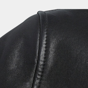 Stijlvolle heren tussenjas van PU-leer in zwart, auburn, camel of marine blauw, geschikt voor casual en formele outfits.