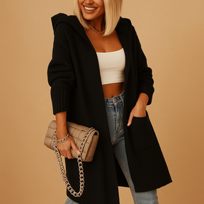 Lichte streetwear jas met capuchon voor dames in zwart of kaki, met moderne urban stijl en comfortabele pasvorm voor dagelijks gebruik.