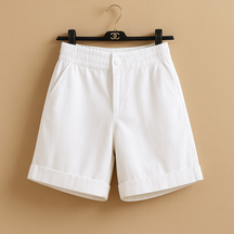 Tijdloze dames korte broek met luchtig en ademend materiaal, ideaal voor zomerse dagen, vakanties en casual outfits