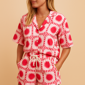 Dames zomerset met bloemenprint en elastische short, perfect voor strand, stad en casual momenten