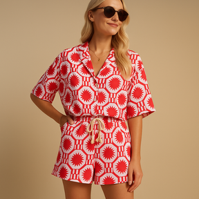 Dames zomerset met bloemenprint en elastische short, perfect voor strand, stad en casual momenten