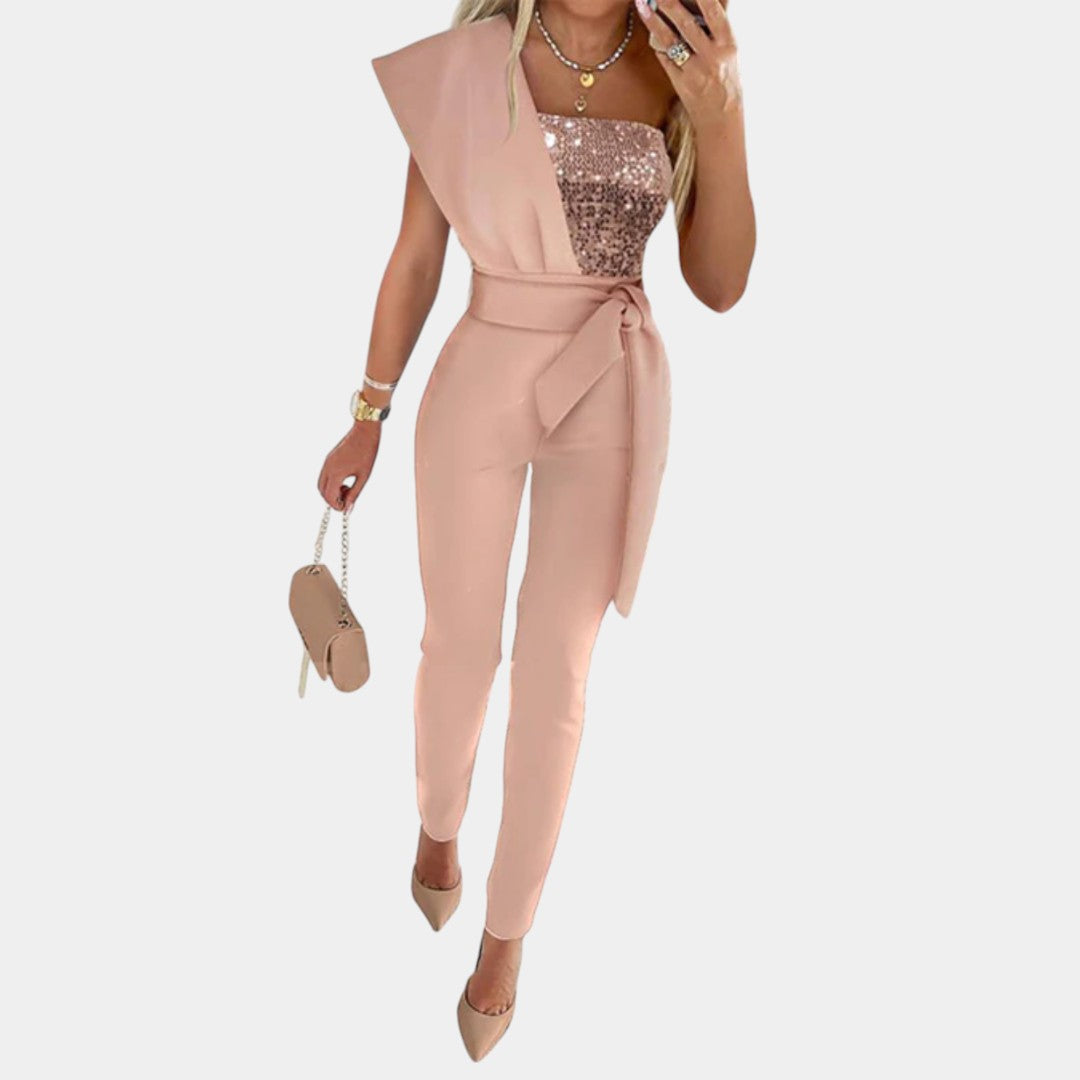Dames zomerse jumpsuit met pailletten details in rood, lichtroze, blauw en zwart, ideaal voor feestelijke en alledaagse gelegenheden
