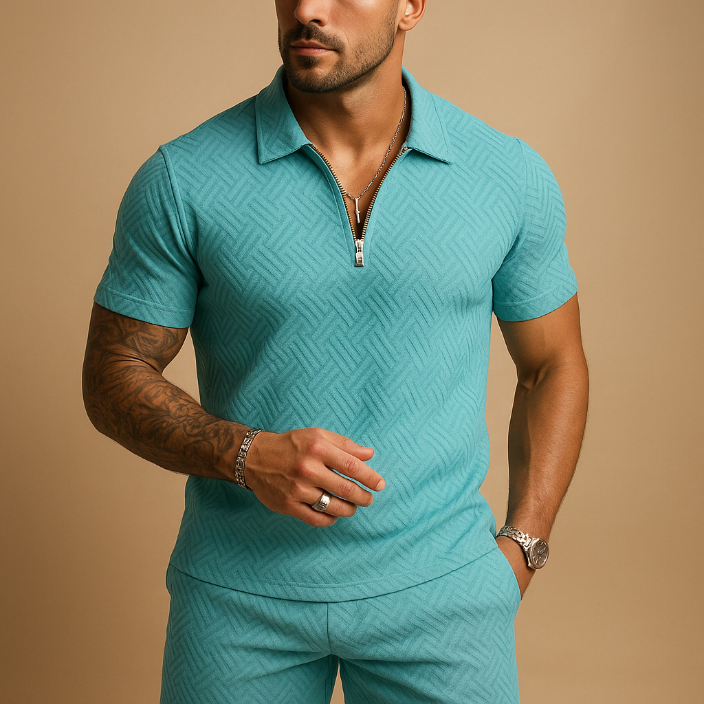 Zomerset voor heren met licht T-shirt en short met rits, ideaal voor ontspannen zomerdagen, strand en casual momenten.